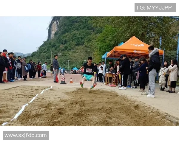 少女化身绿茵英雄演绎球星风采展现青春与运动魅力 少女化身绿茵英雄演绎球星风采展现青春与运动魅力