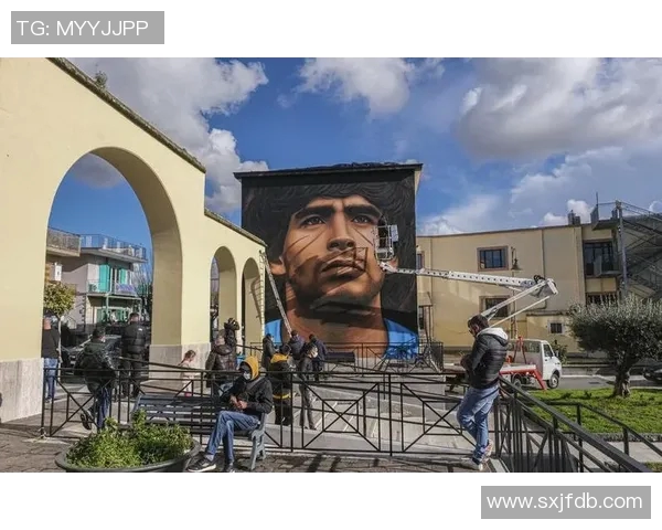 穿越时空邂逅传奇巨星足球雕像艺术长廊 穿越时空邂逅传奇巨星足球雕像艺术长廊